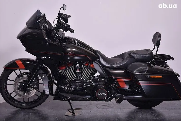 Harley-Davidson FLTRXSE  Image 1